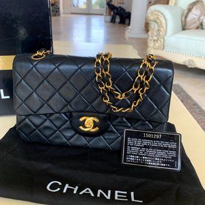 100% Auth CHANEL Medium Flap Black Lamb Gold HW